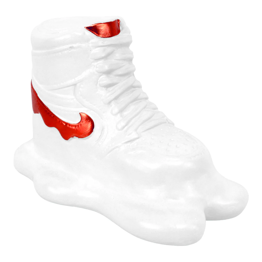 Figura Decorativa Diseño de Tenis Blanco y detalle Rojo - Image 2