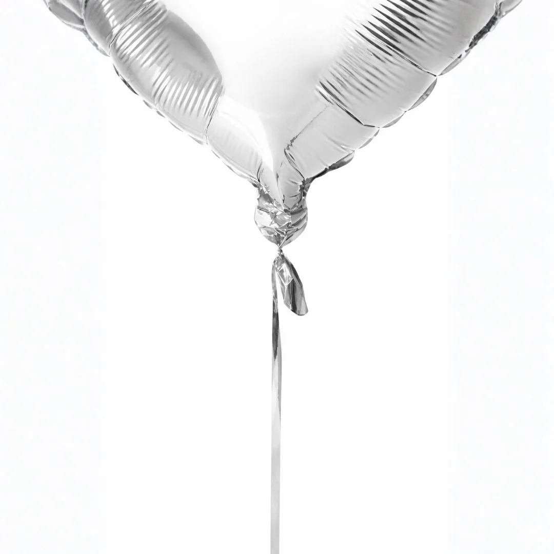 Globo Metálico de Corazón color Plata - Image 2