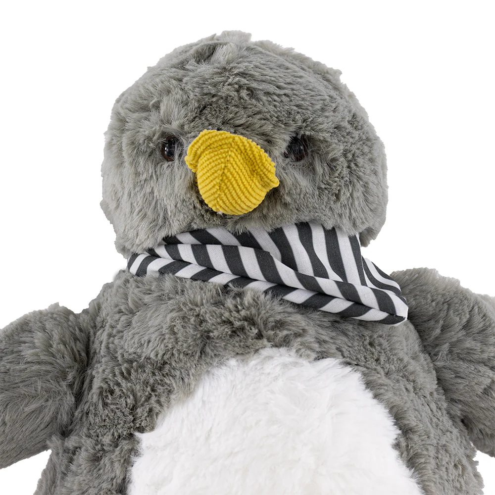 Muñeco de Peluche - Pingüino Gris con Bufanda - Image 4